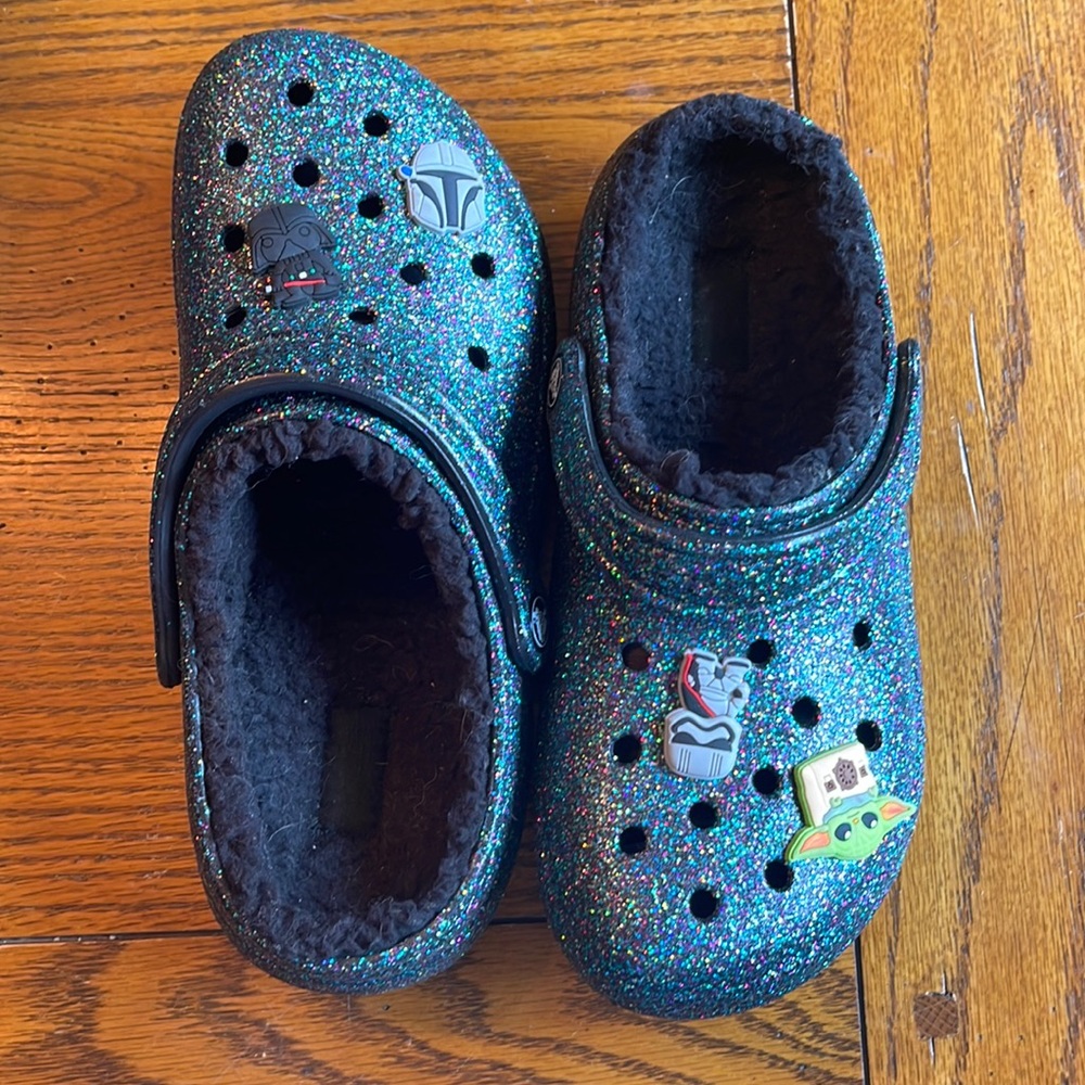 Women’s size 7 crocs